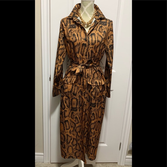 Snake Print Belted Maxi Dress - Picture 2 of 4